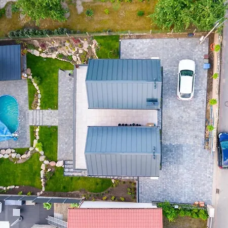 Villa Ostoya Zawory Na Wylacznosc - 2 Domki, Salka, Strefa Relaksu, Basen Zewnetrzny *