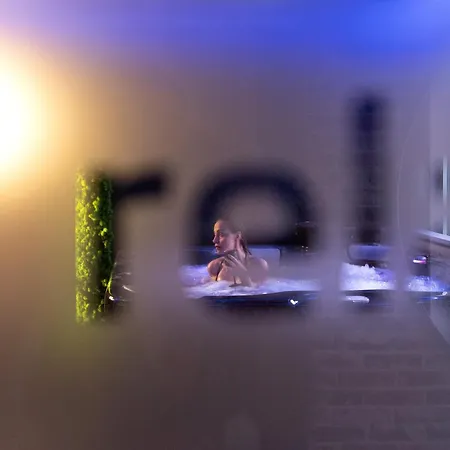 Ostoya Zawory -domki Premium ,strefa Relaksu, Basen Villa Zawory (Pomerania)