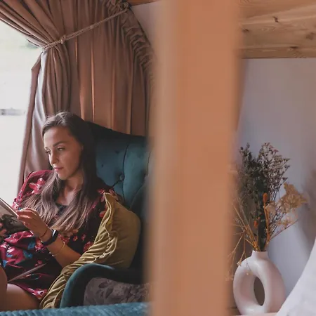 Villa Ostoya Zawory -domki Premium ,strefa Relaksu, Basen Zawory (Pomerania)