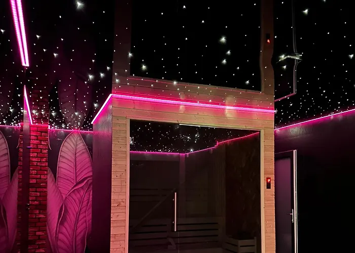 Villa Ostoya Zawory -domki Premium ,strefa Relaksu, Basen *