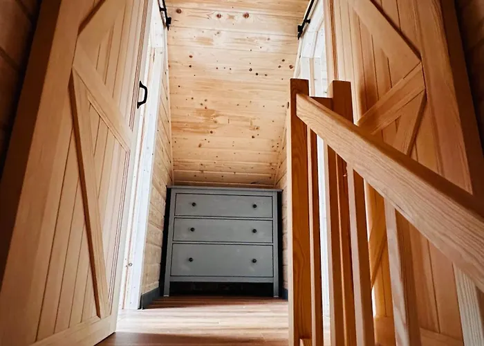 Ostoya Zawory -domki Premium ,strefa Relaksu, Basen Villa *