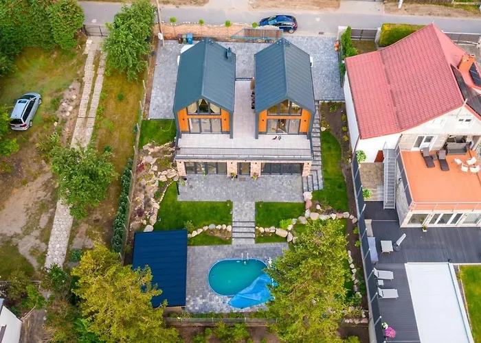 Villa Ostoya Zawory -domki Premium ,strefa Relaksu, Basen *